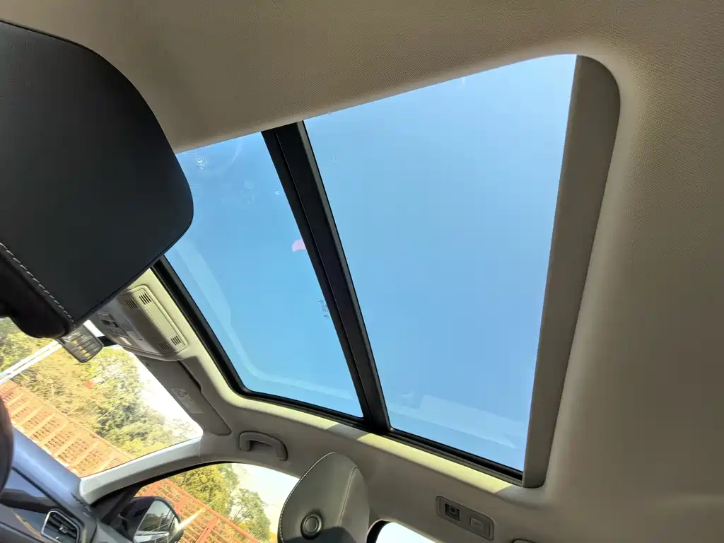 VOLKSWAGEN T ROC EXPLORING SONGS