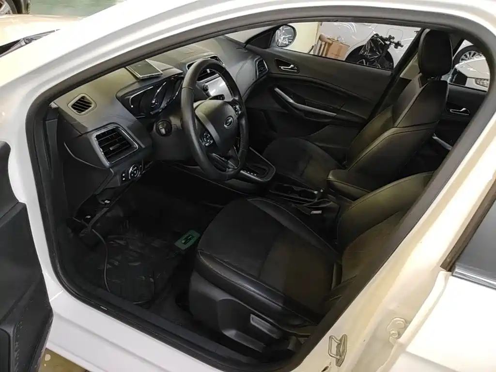 Ford Escort — миниатюра 15