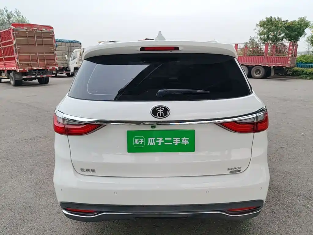 BYD MAX — миниатюра 6