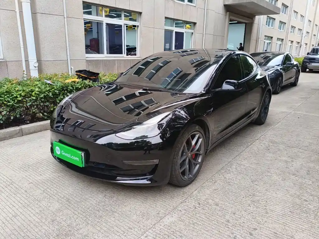 Tesla Model 3 — миниатюра 2