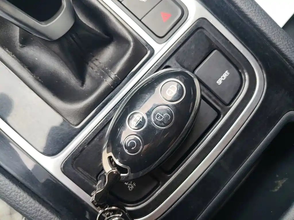 BYD MAX — миниатюра 9