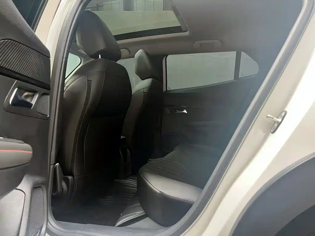 Peugeot 2008 — миниатюра 10