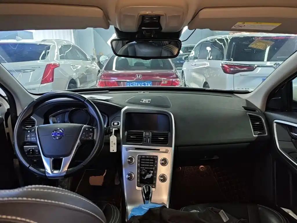 Volvo XC60 — миниатюра 10
