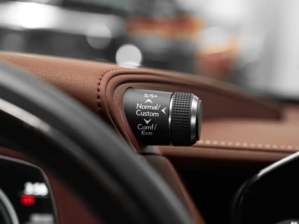 Lexus LS — миниатюра 23