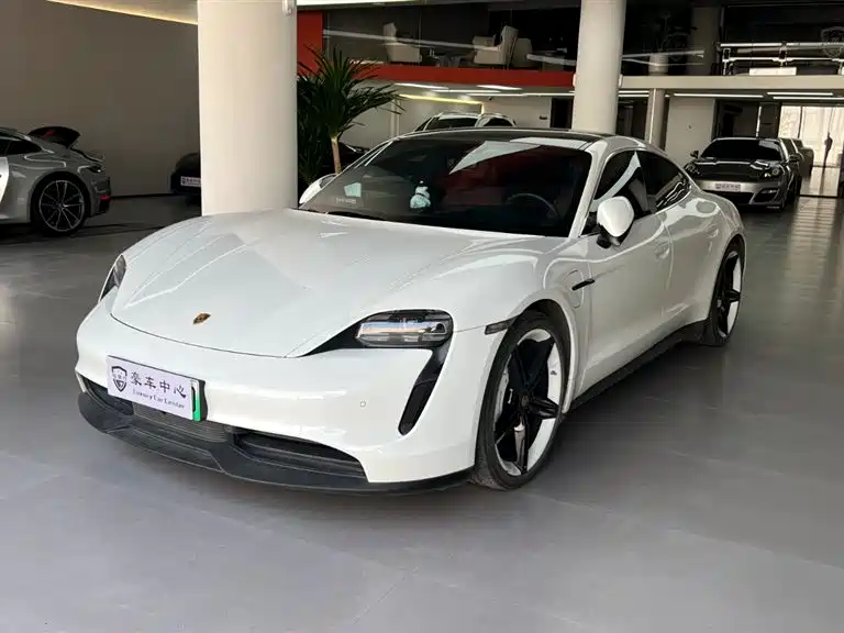 Porsche Taycan 2021