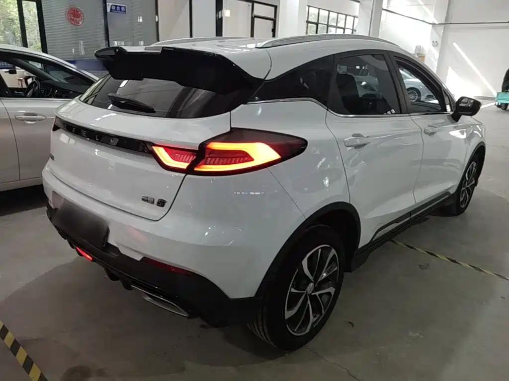 Geely Emgrand S — миниатюра 7