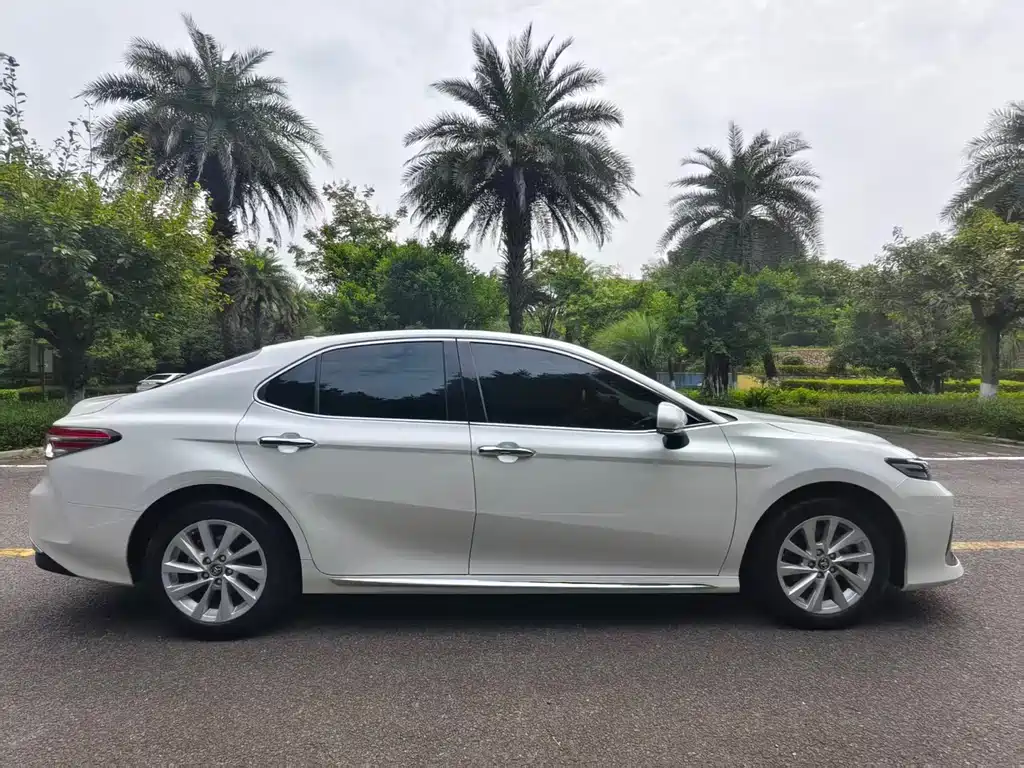 Toyota Camry — миниатюра 15
