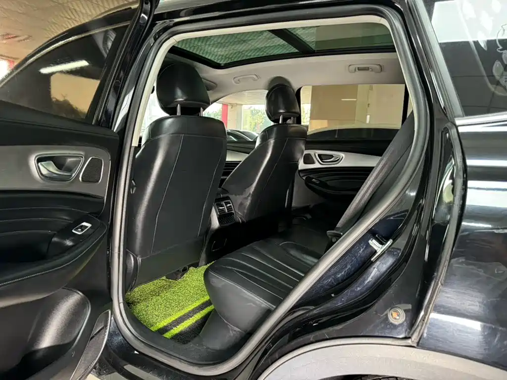 Roewe RX5 MAX — миниатюра 11