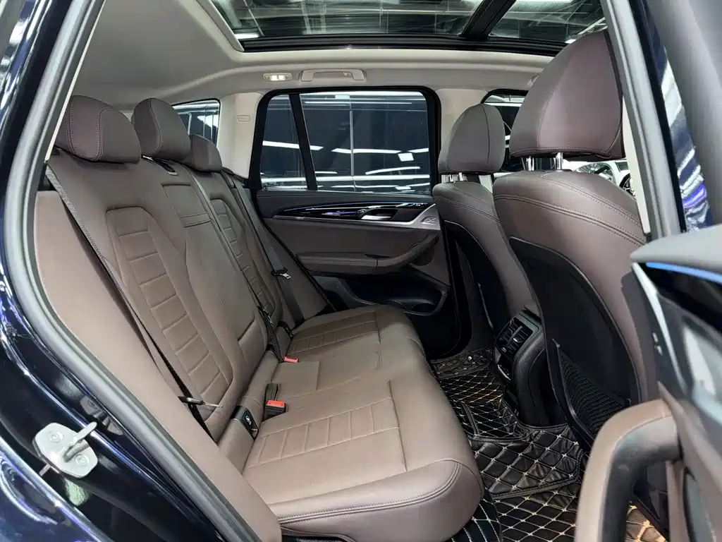BMW iX3 — миниатюра 11