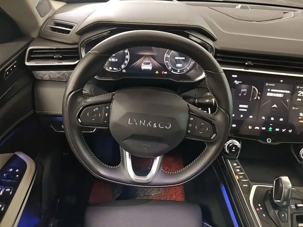 Lynk & Co 05 — миниатюра 11