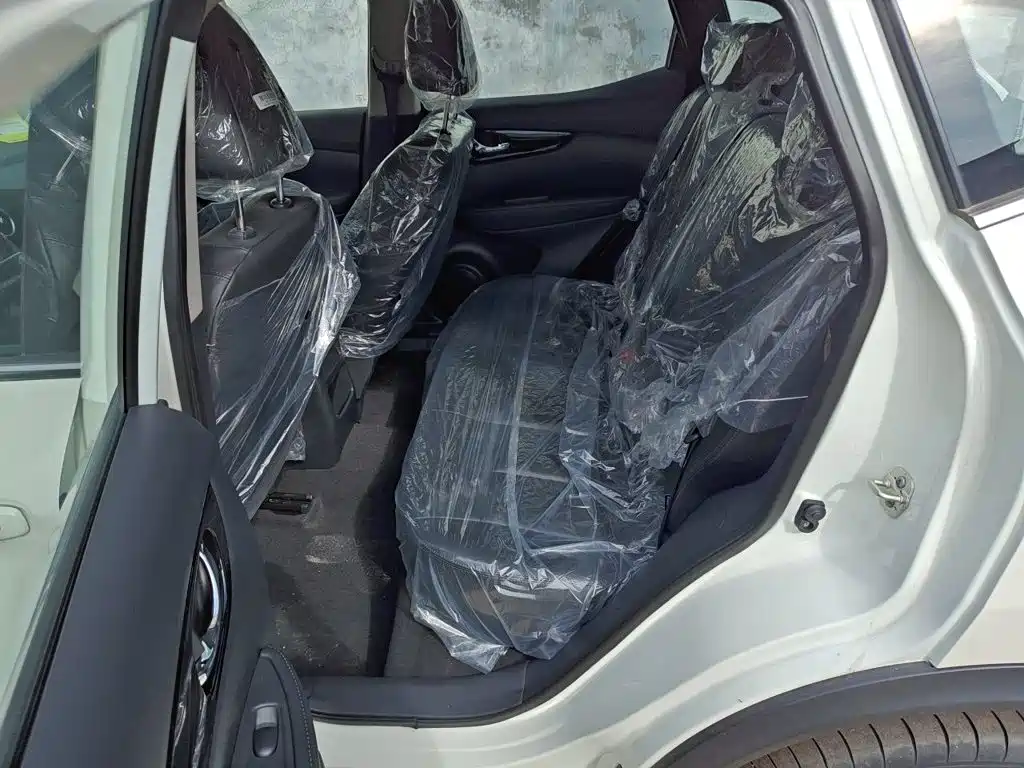 Nissan Qashqai — миниатюра 18