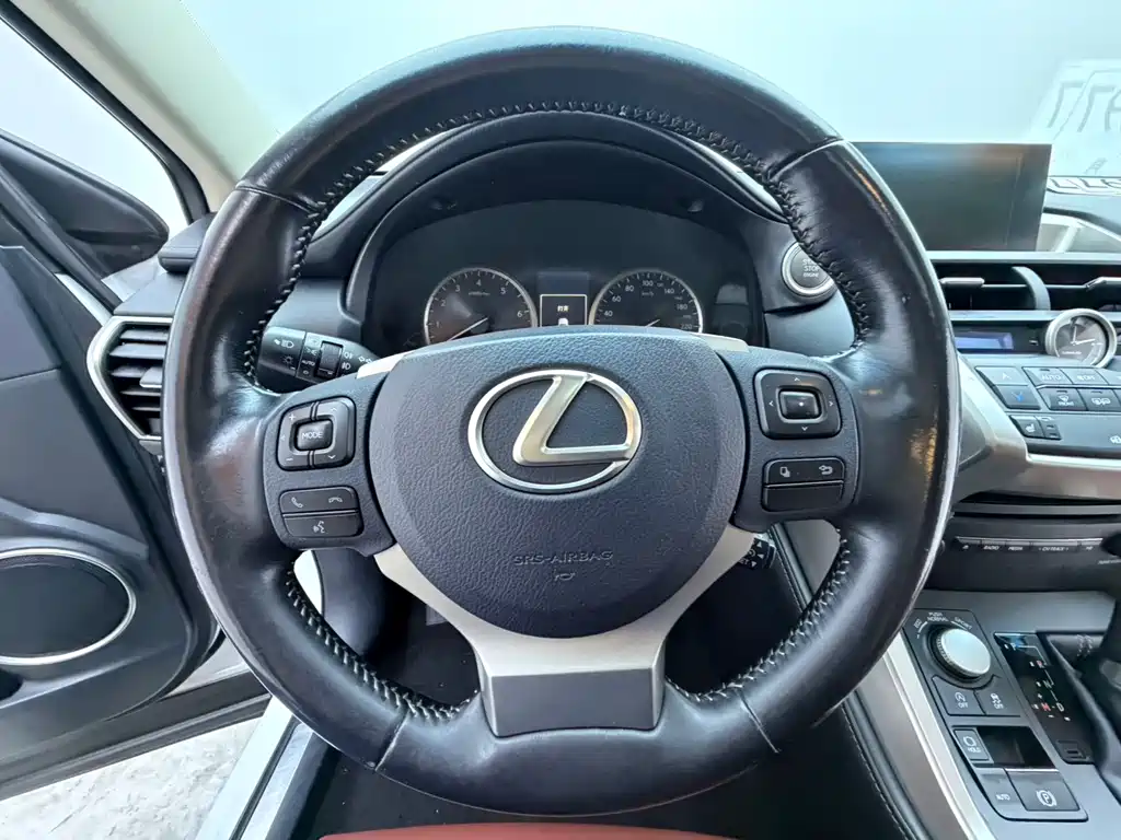 Lexus NX — миниатюра 8