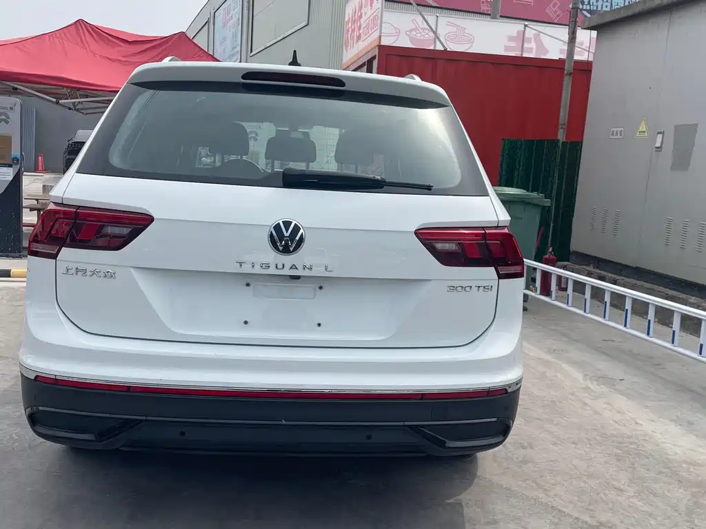 Volkswagen Tiguan L — миниатюра 14