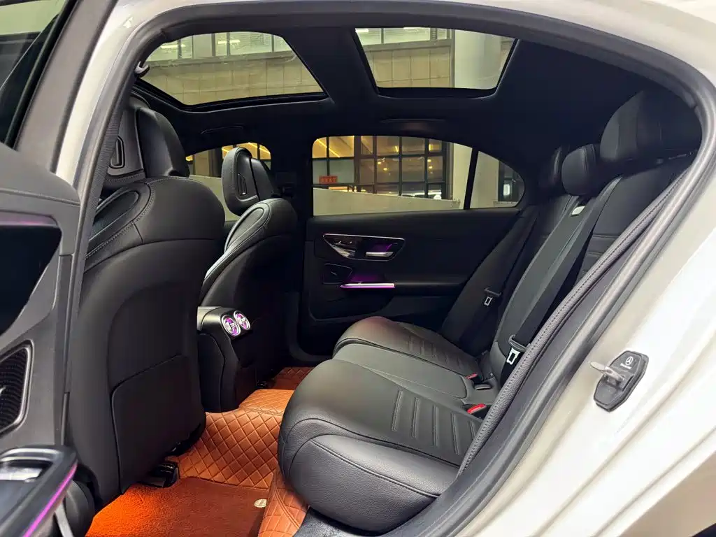 Mercedes-Benz C-Class — миниатюра 10