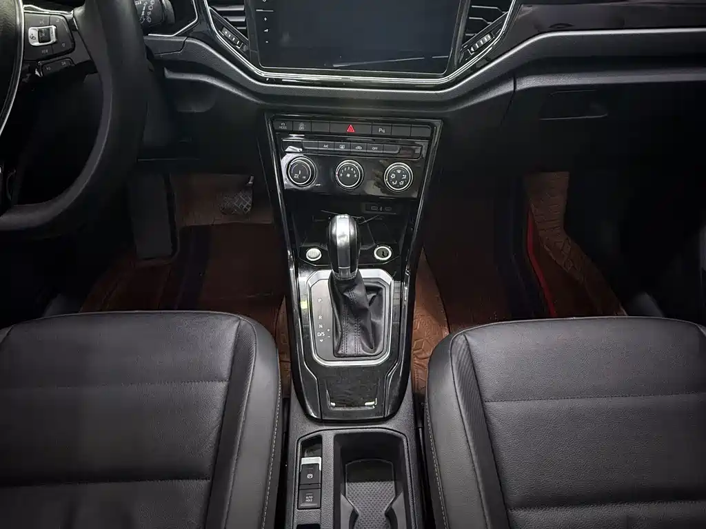 Volkswagen T-Roc 2022 280TSI DSG PLUS