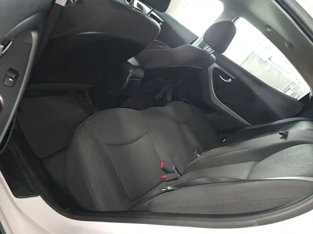 Hyundai Elantra Langdong — миниатюра 17