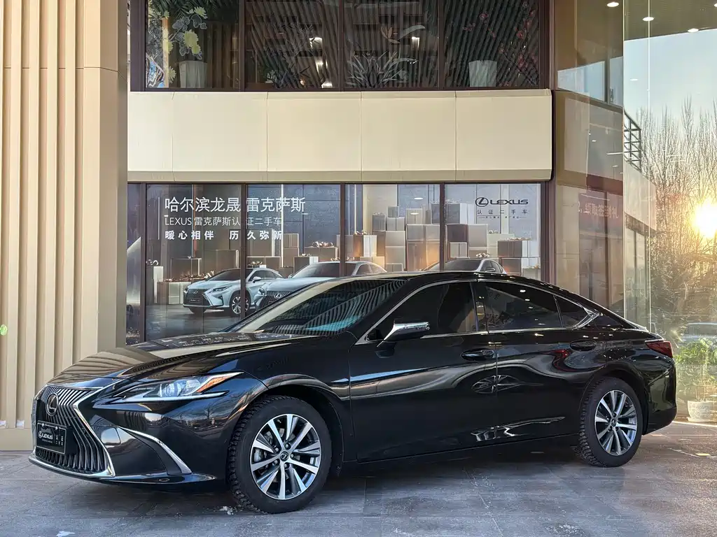 Купить Lexus ES