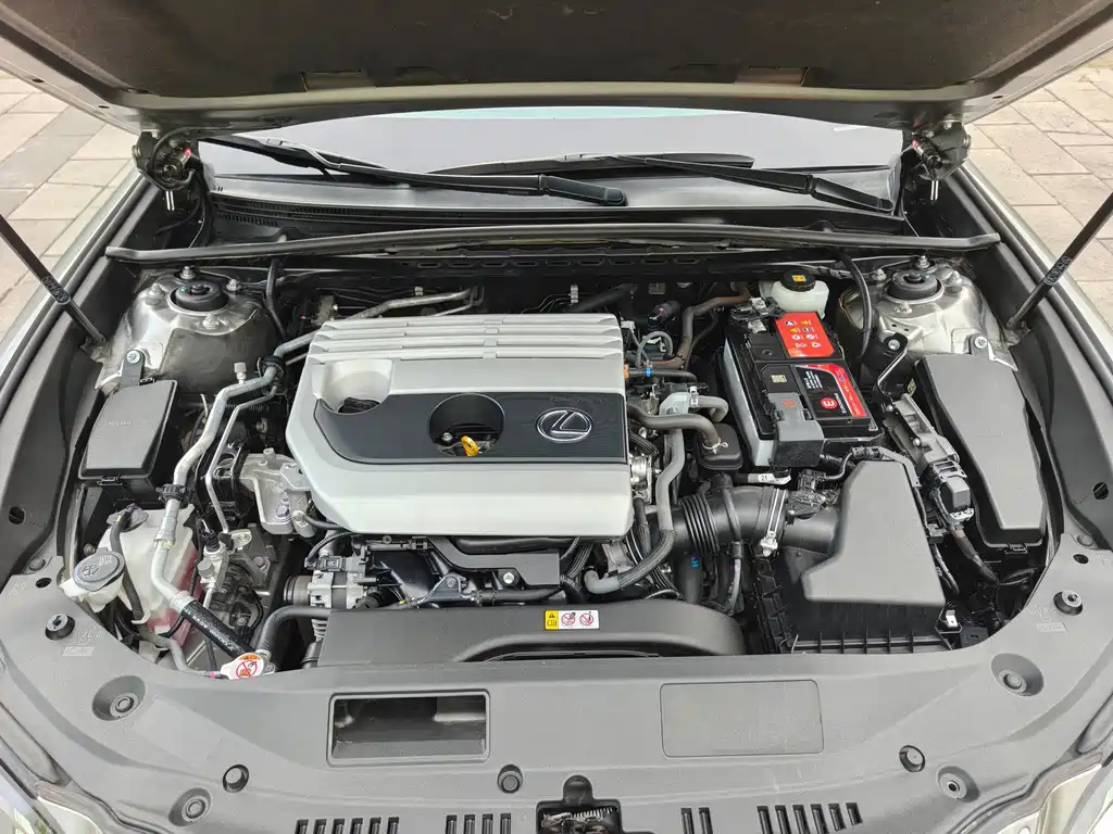 Lexus ES — миниатюра 18
