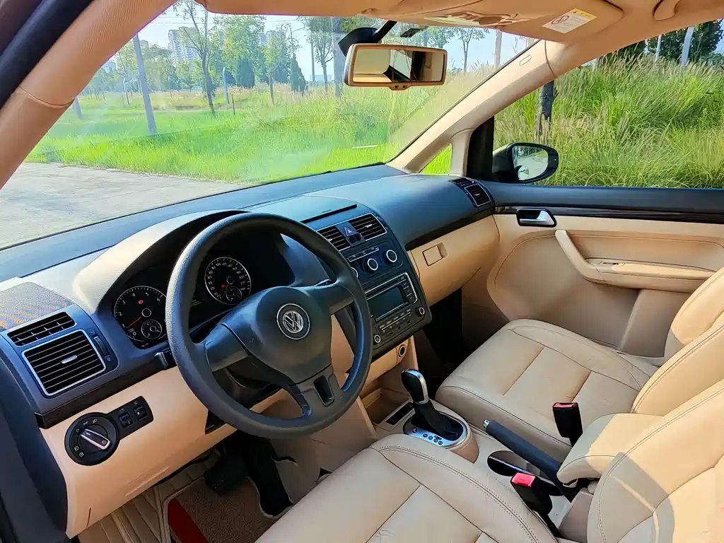 Volkswagen Touran — миниатюра 9