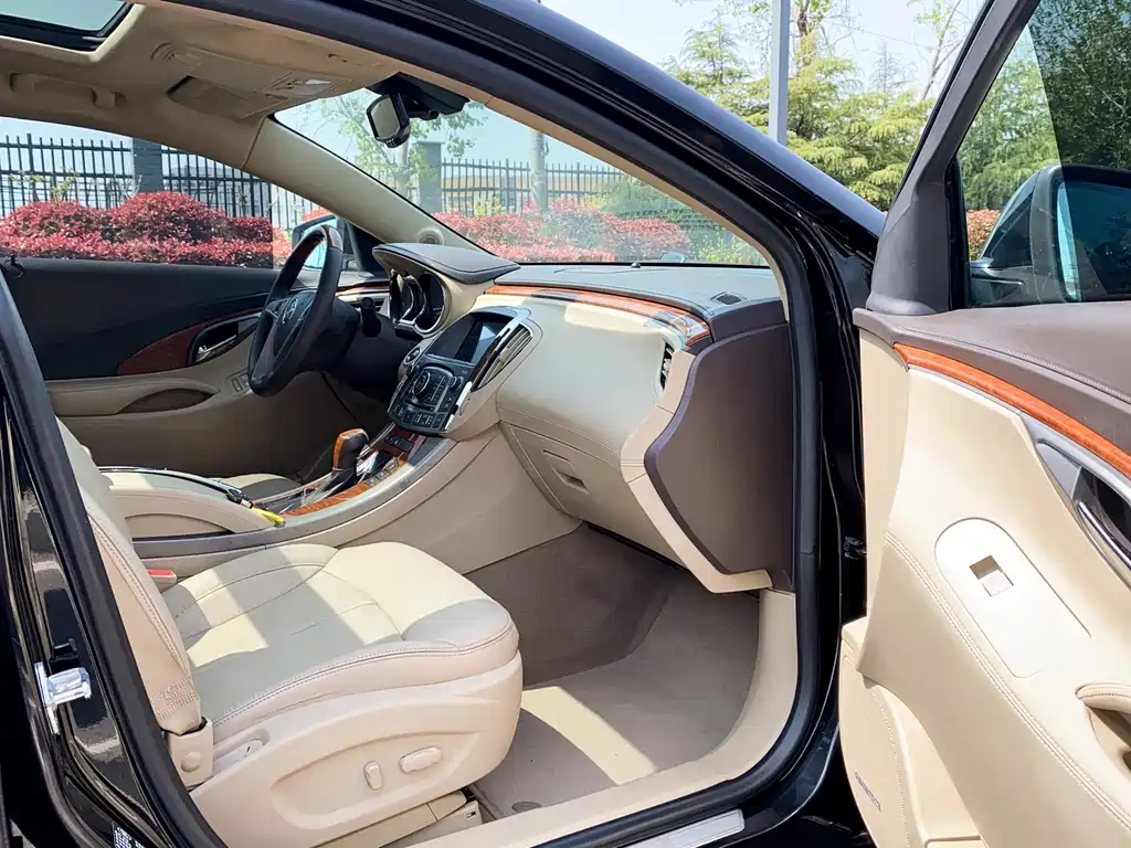 Buick LaCrosse — миниатюра 25