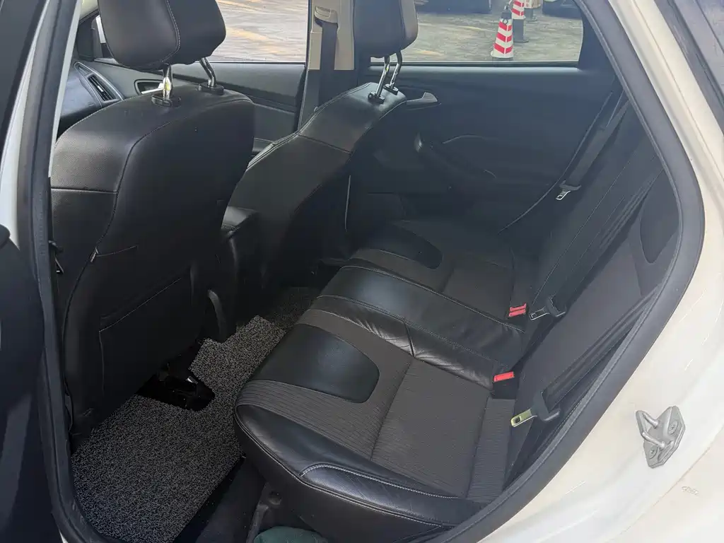 Ford Focus — миниатюра 11