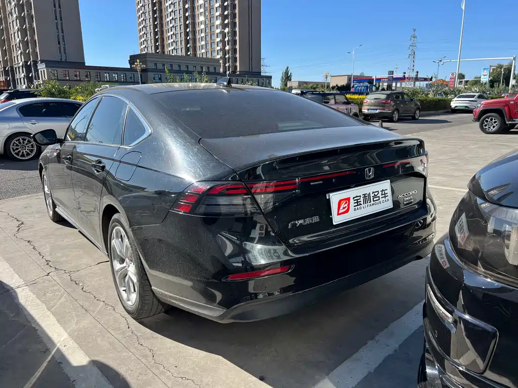Honda Accord — миниатюра 8