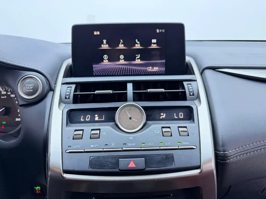 Lexus NX — миниатюра 8