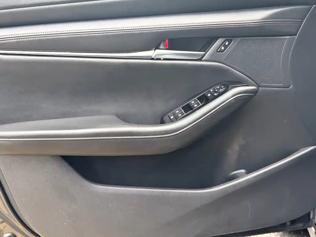 Mazda 3 Axela — миниатюра 9