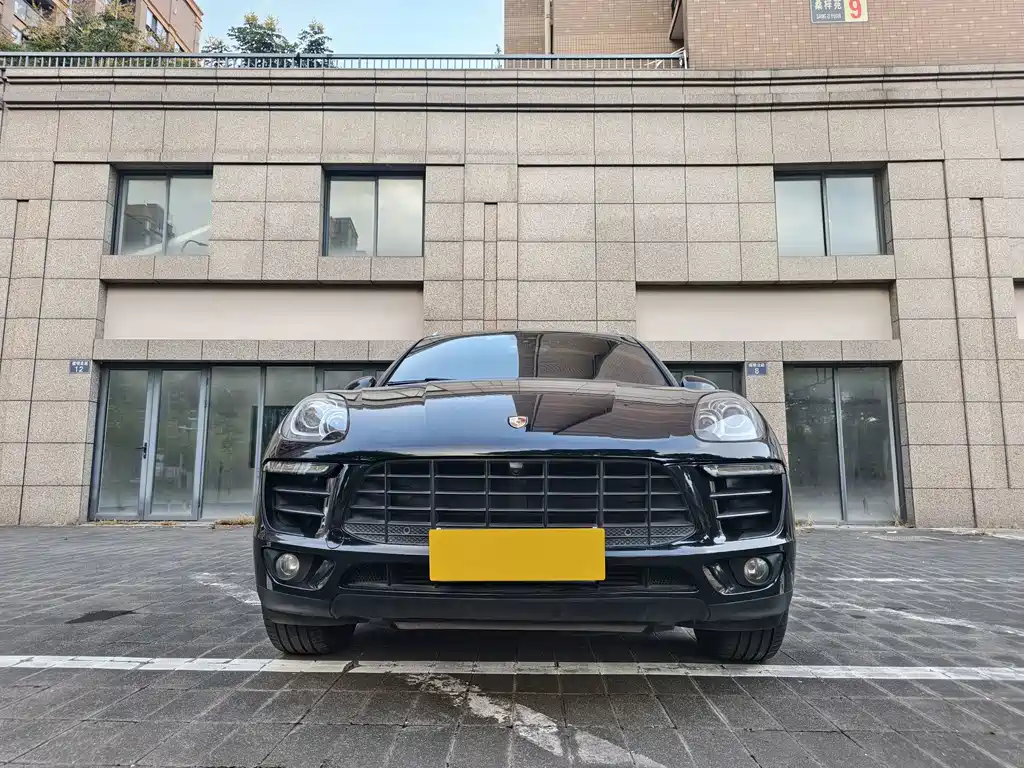 Porsche Macan — миниатюра 3