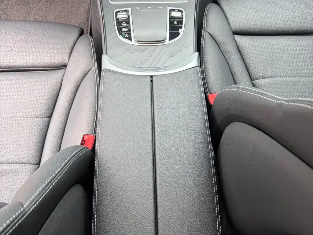 Mercedes-Benz C-Class — миниатюра 11