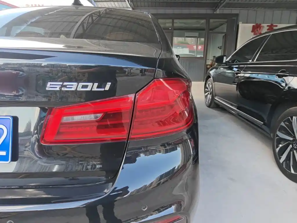 BMW 5 Series — миниатюра 8