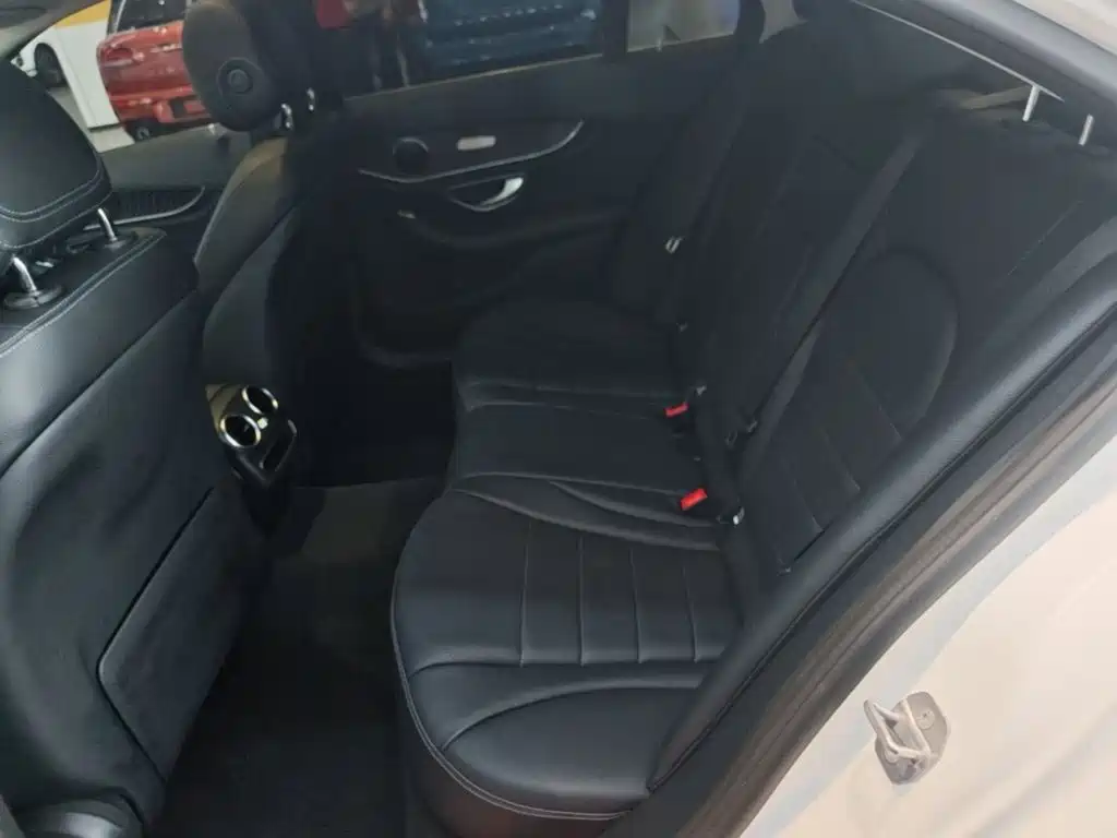 Mercedes-Benz C-Class — миниатюра 17
