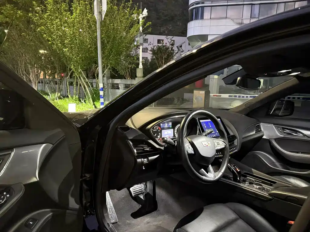 Cadillac CT5 — миниатюра 5
