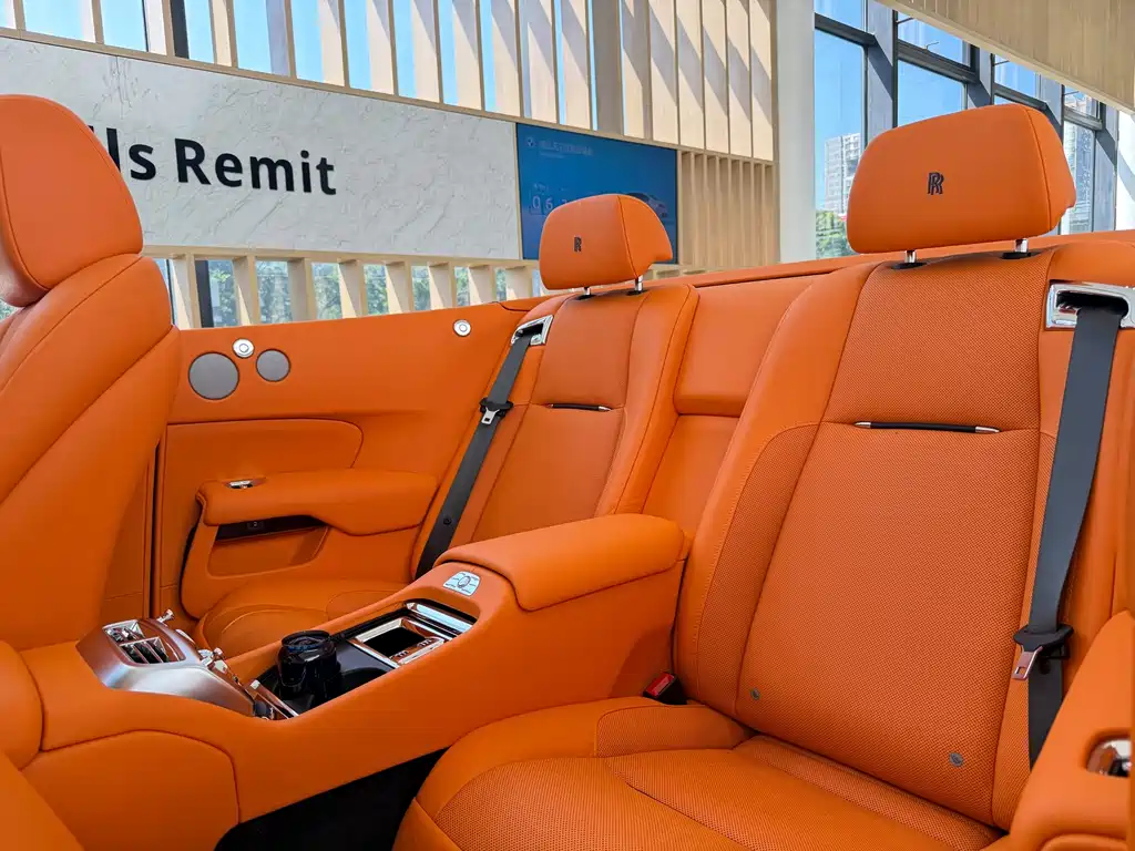 Rolls-Royce Dawn — миниатюра 7