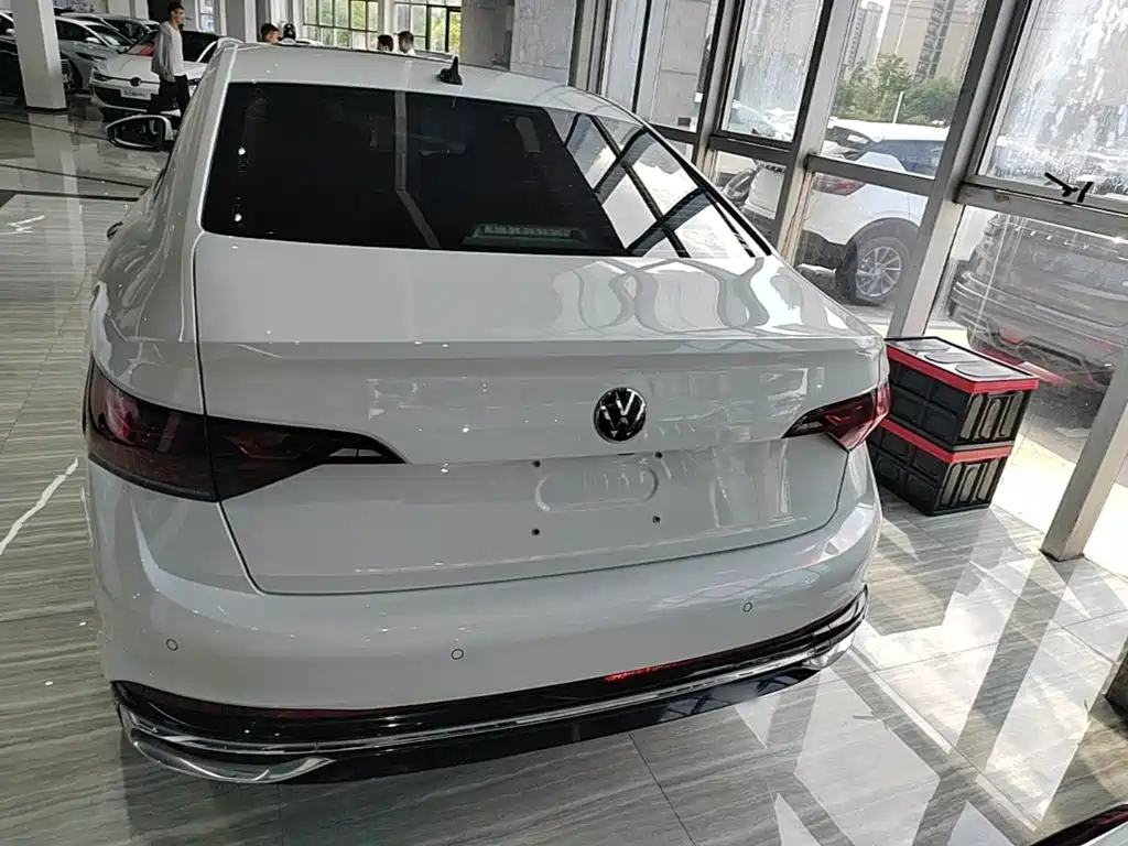 Volkswagen Sagitar — миниатюра 6