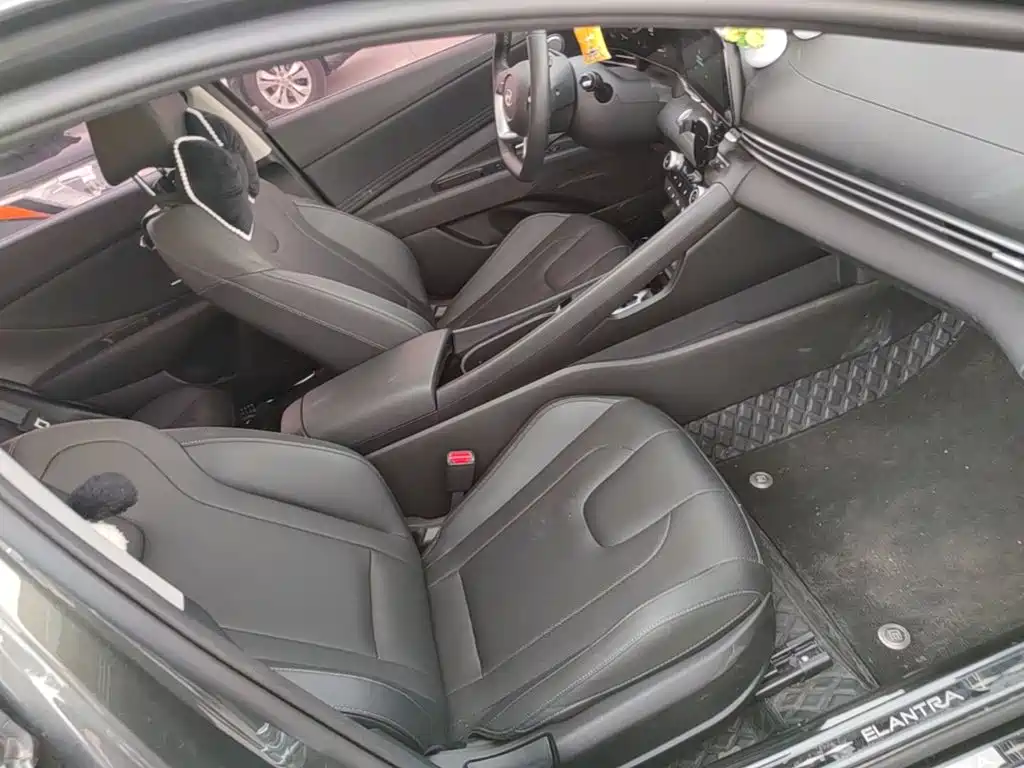 Hyundai Elantra — миниатюра 25
