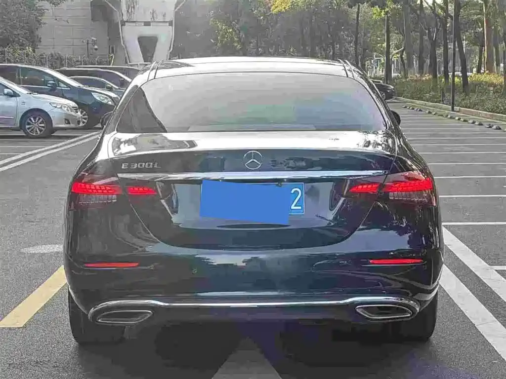 Mercedes-Benz E-Class — миниатюра 3