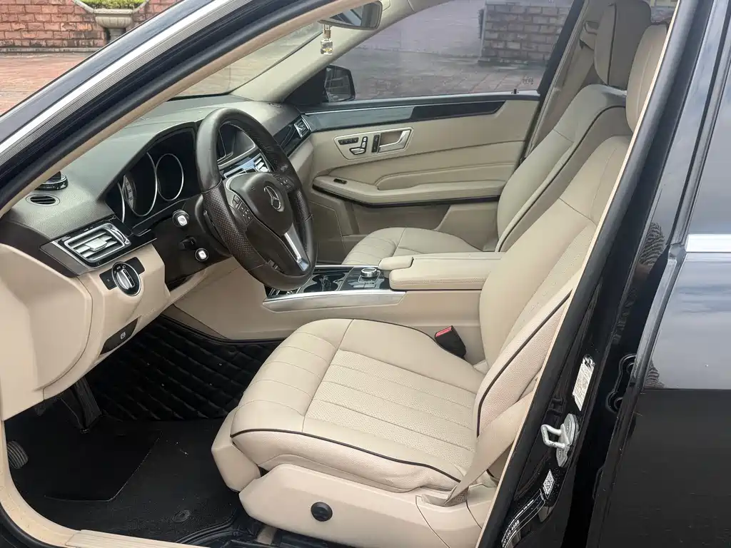 Mercedes-Benz E-Class — миниатюра 7