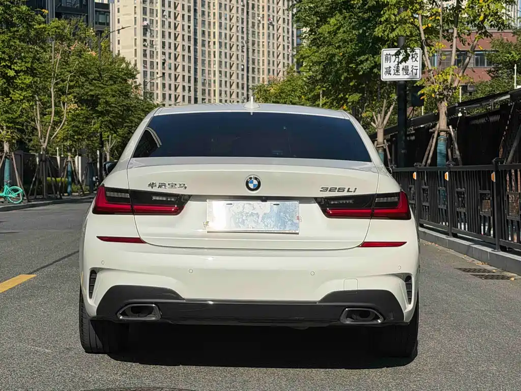 BMW 3 Series — миниатюра 17