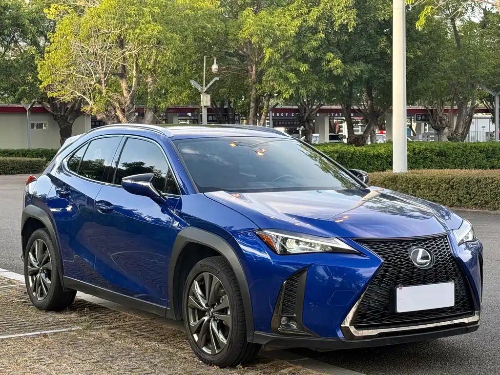LEXUS UX
