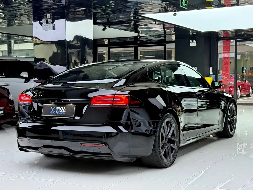 Tesla Model S — миниатюра 14