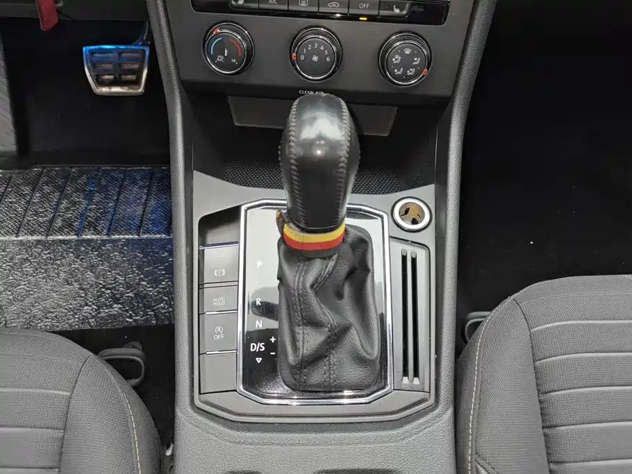 Volkswagen Lavida — миниатюра 16