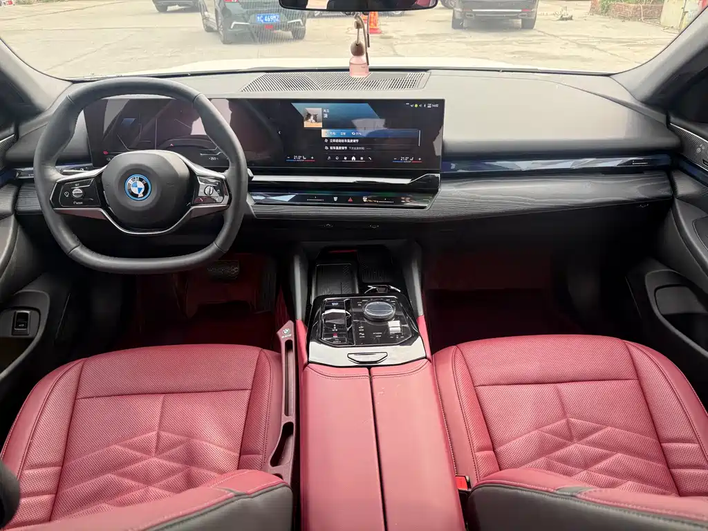 BMW i5 — миниатюра 8