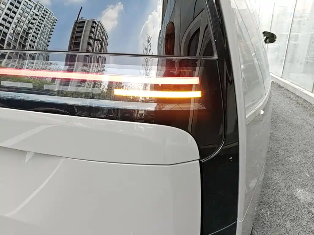 Li Auto Li MEGA — миниатюра 8