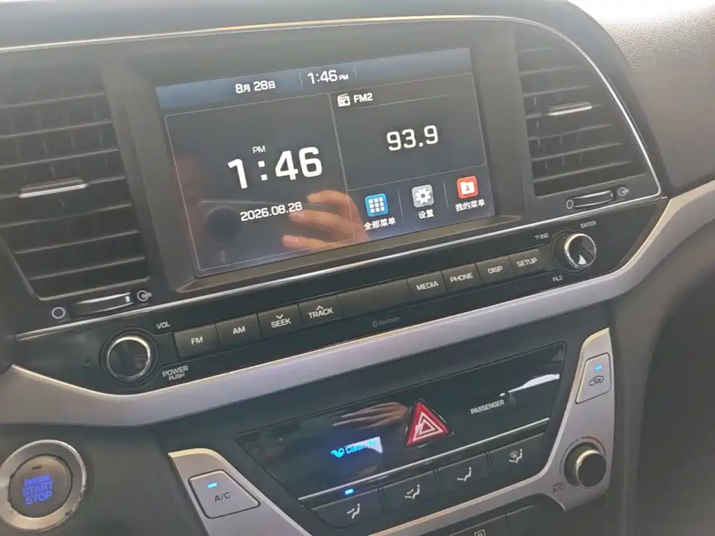 Hyundai Elantra — миниатюра 13