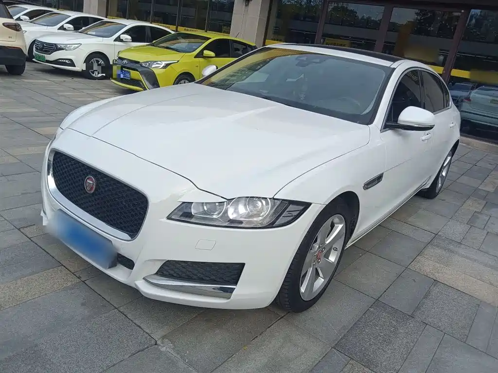 Купить Jaguar XFL