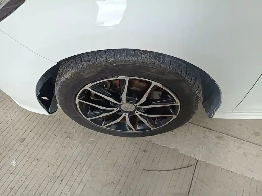 BYD MAX — миниатюра 23