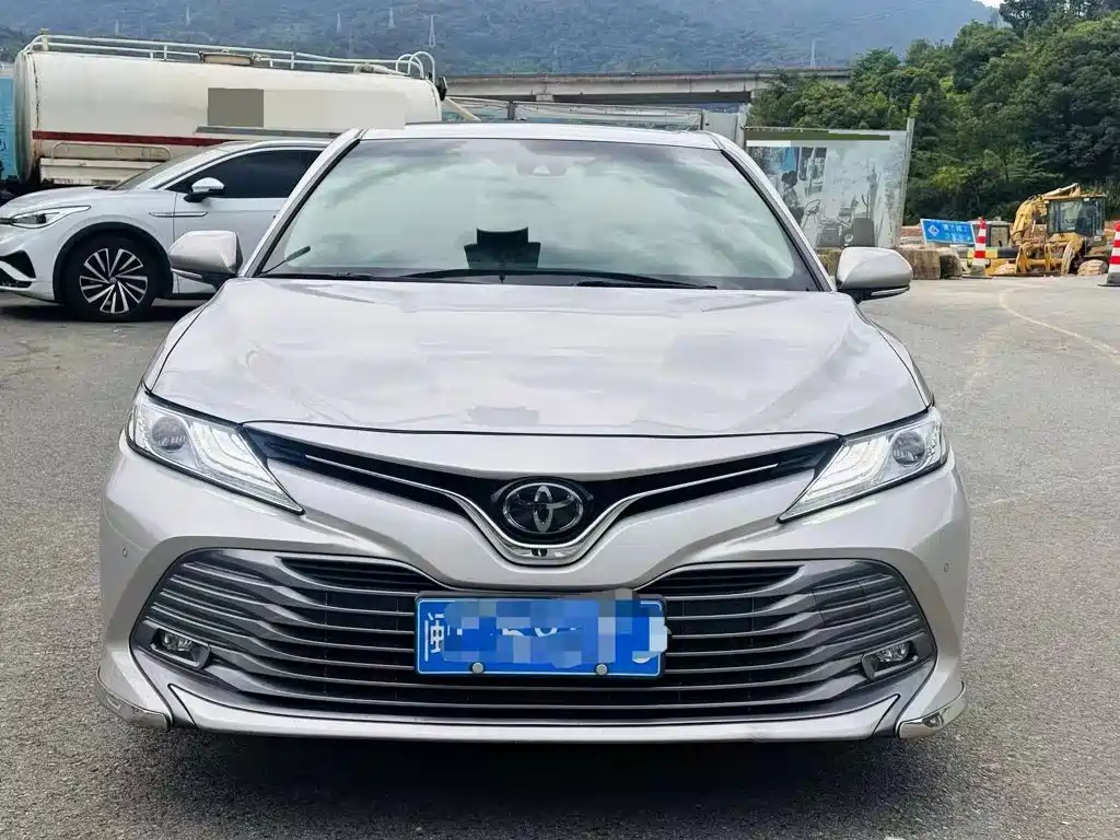 Toyota Camry — миниатюра 2