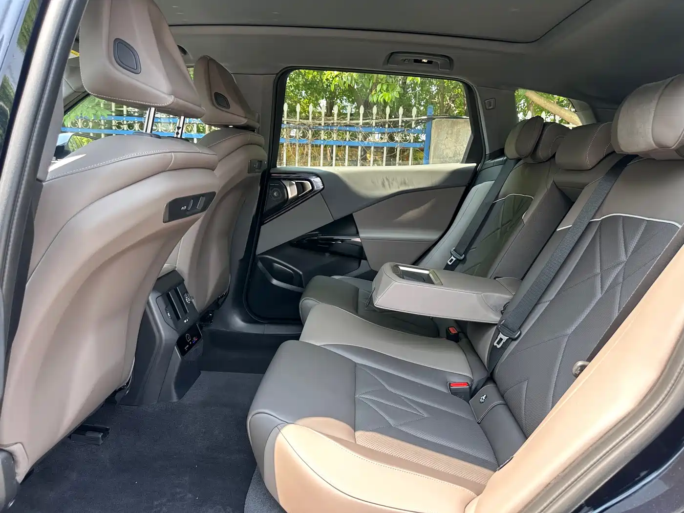 BMW X3 id 4627993 из Китая 9