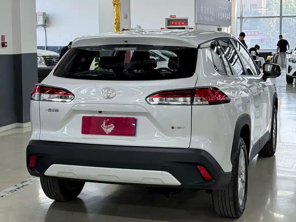 Toyota Corolla Cross — миниатюра 16